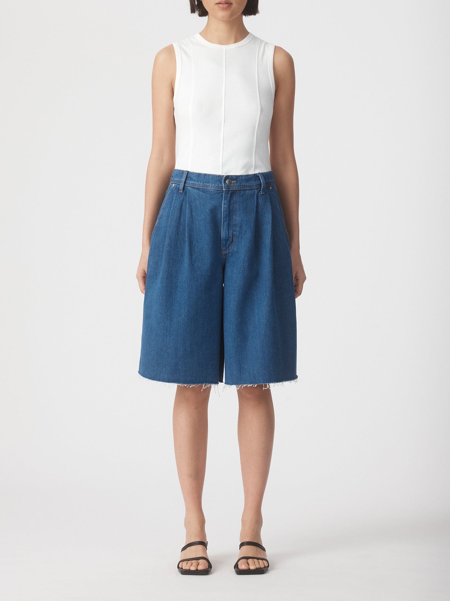 Pleat Short Amalfi