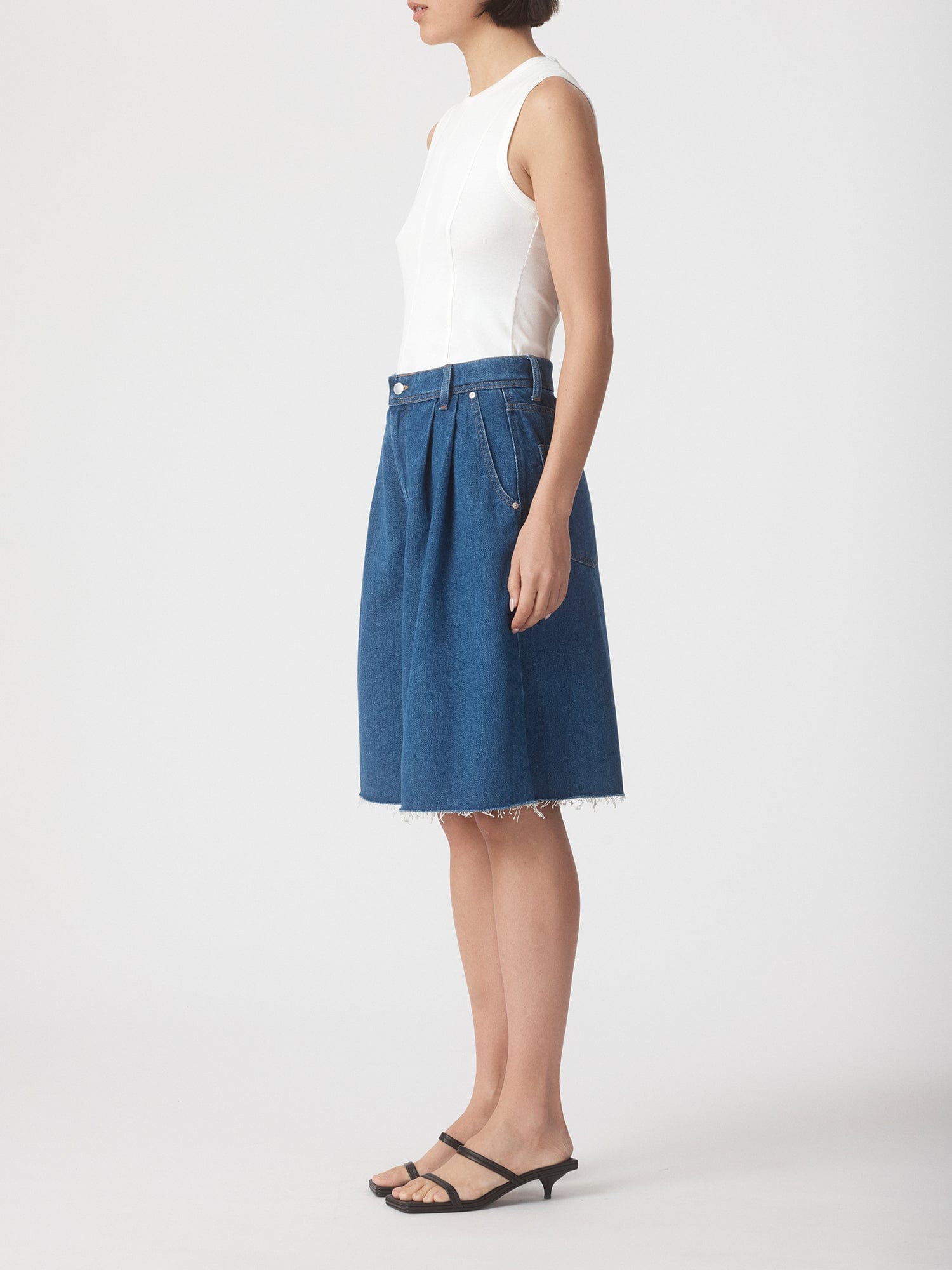 Pleat Short Amalfi