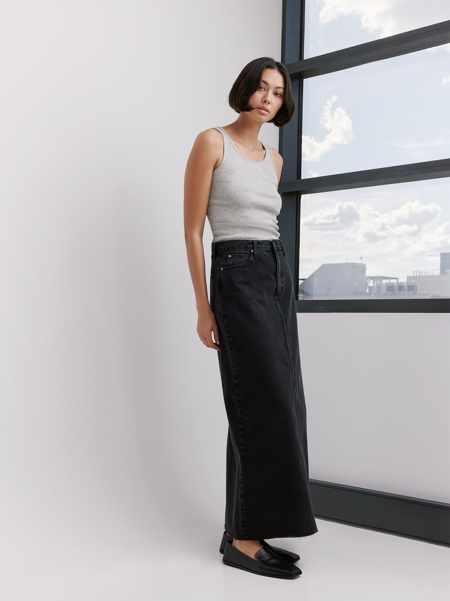 ★2022FW新作★ODDSTUDIO★BACK SLIT DENIM SKIRT Retro Fab High Slit Patchwork Denim Maxi Skirt | Windsor