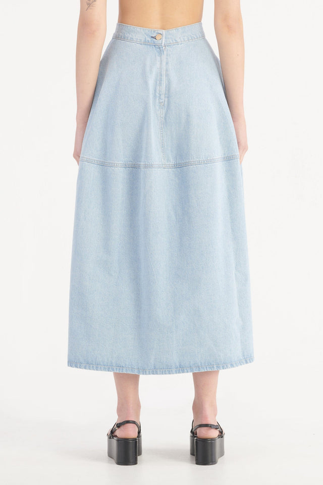 Curvature Skirt Sky